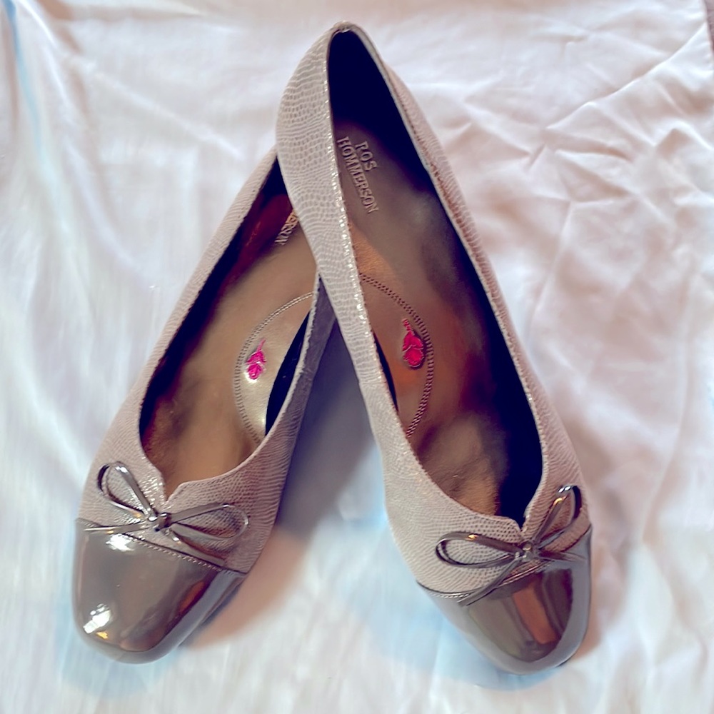 New 10WW Ros Hommerson Grey Tawnie Pump